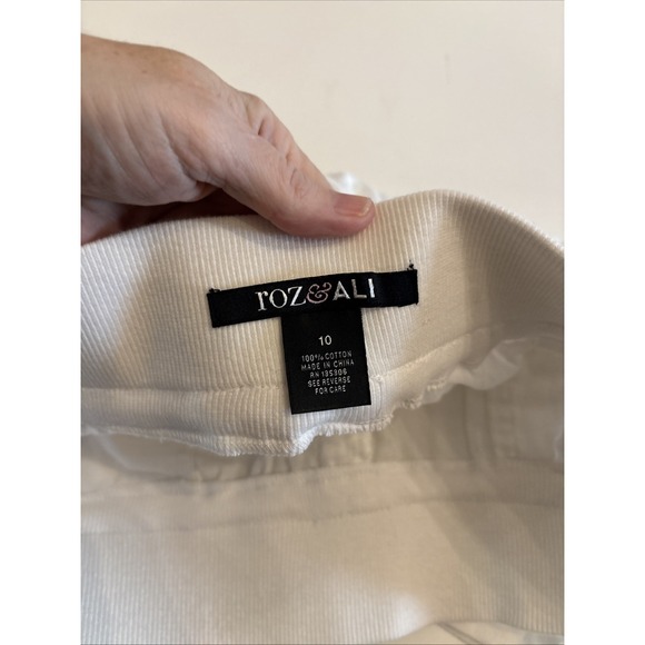 Roz&Ali Shorts Womens 10 White Casual Shorts Drawstring Roll Tab Rouching Sides - Picture 4 of 8